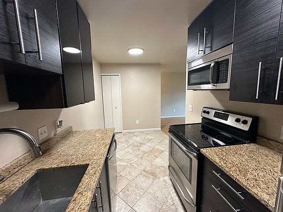 5th image of 950 Ann St APT 304
