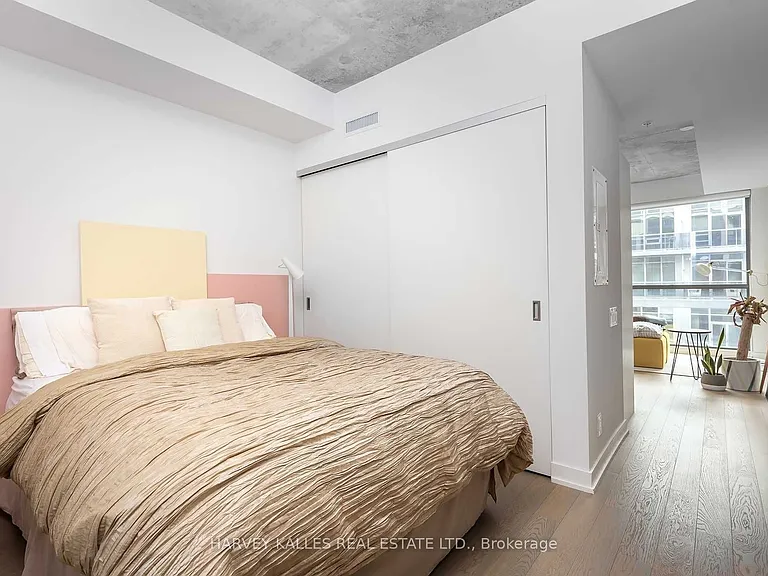 39 Brant St #717 — Photo 6