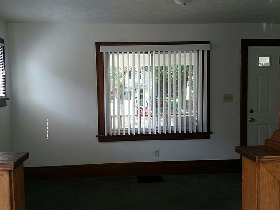 4th image of 880 E Crosier St