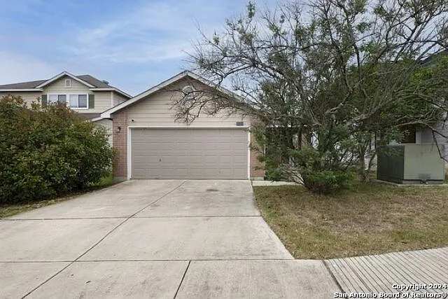 3 bed, 1196 sqft, $1,800 — Photo 1
