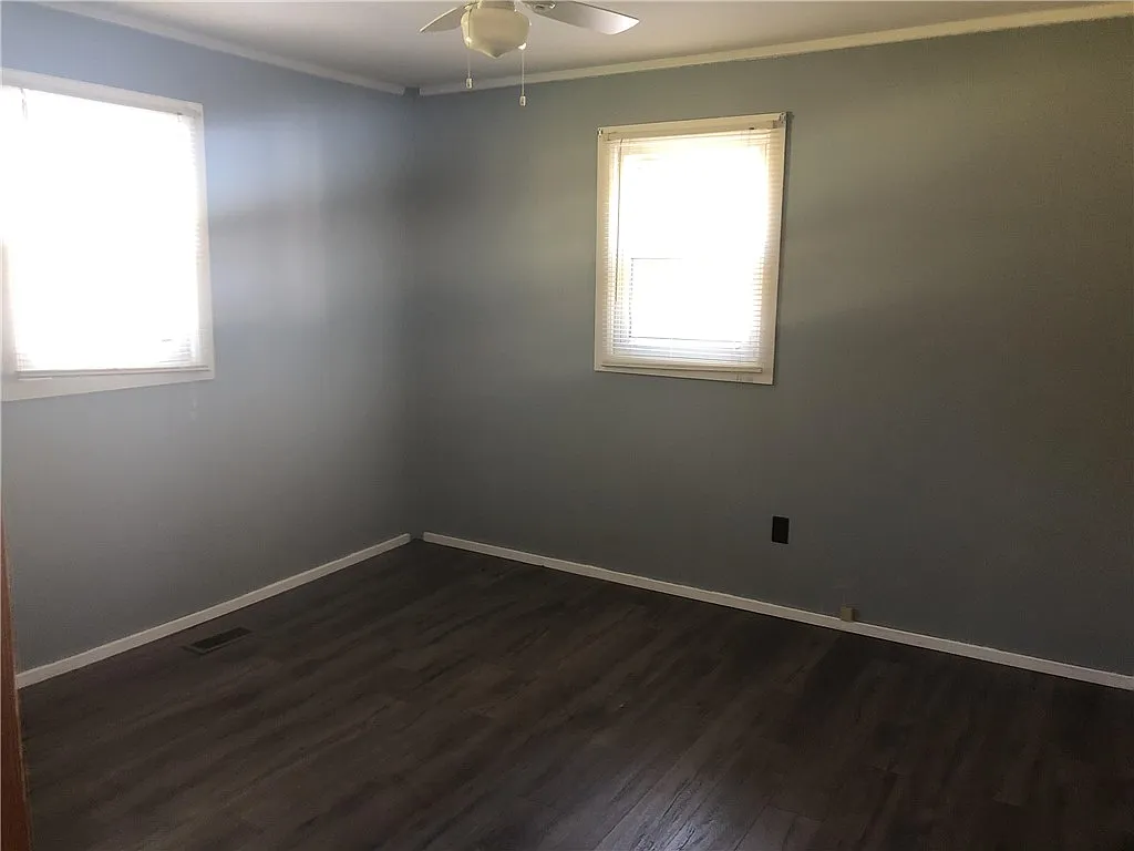 3 bed, 1.0 bath, $1,200 — Photo 4
