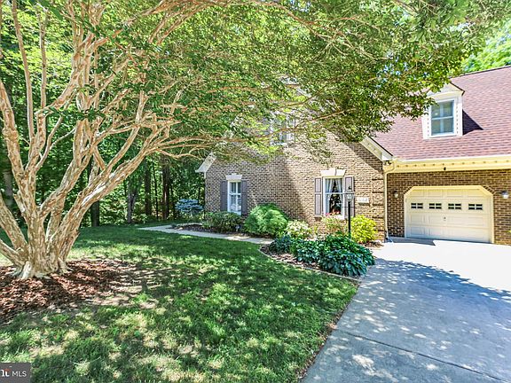 2nd image of 10102 Blandfield Ln