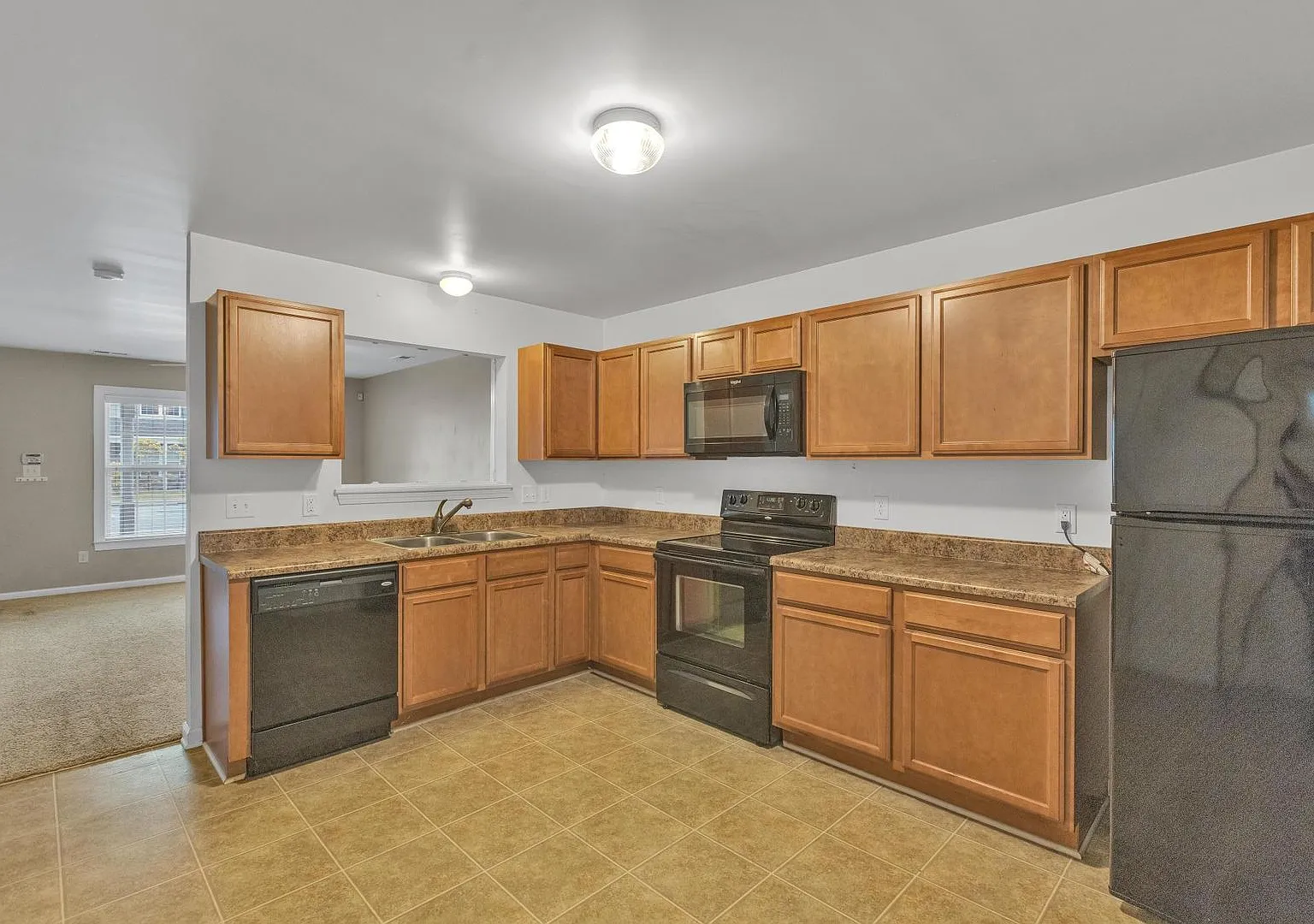 Affordable two bedroom — Photo 3