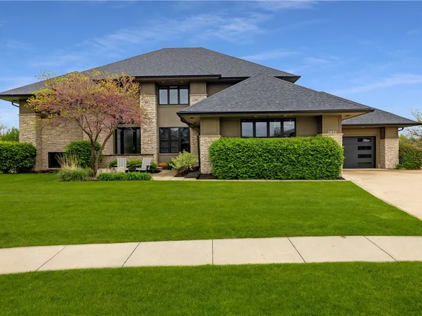 3422 160th Cir, Urbandale, IA 50323