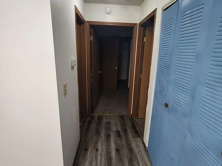 100 Bridgewater Ct — Photo 4