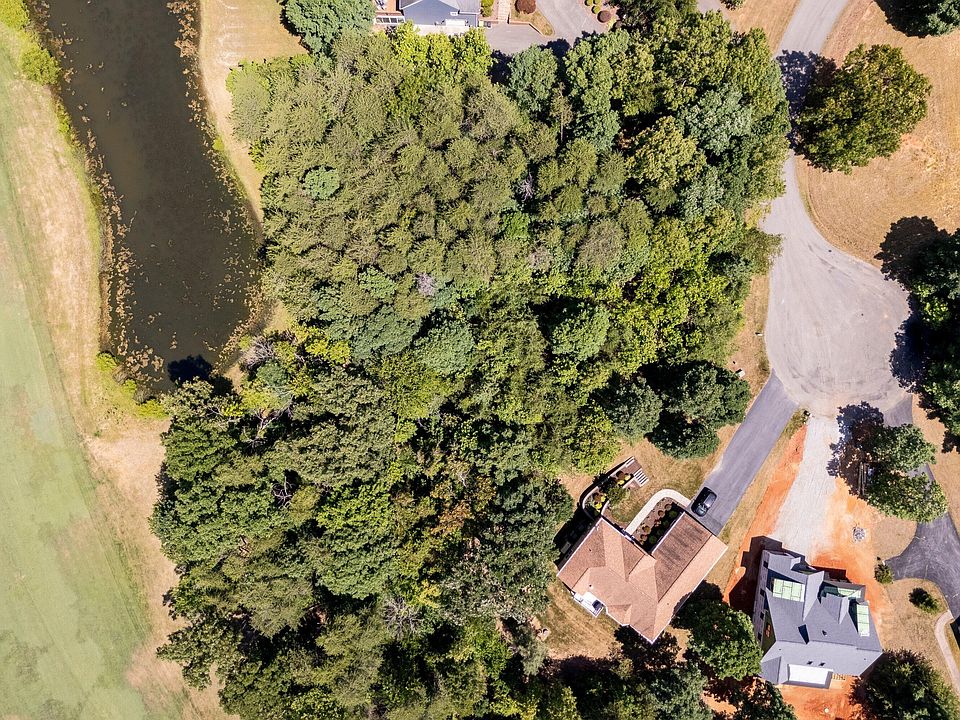 1st image of 48 Spyglass Ln