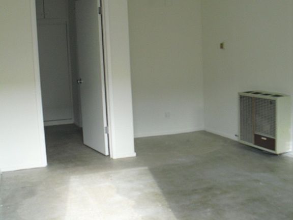 3rd image of 137 Brooks Ave