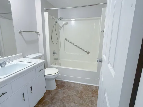 Village Place, 1707 Madison St #1705-2, Rochester, IN 46975