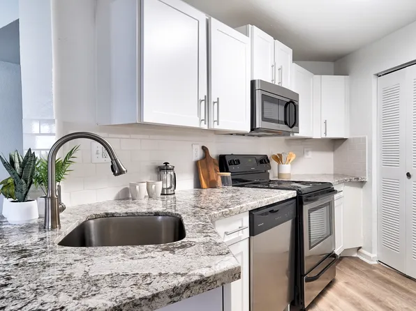 Emerald Palms Apartment Homes