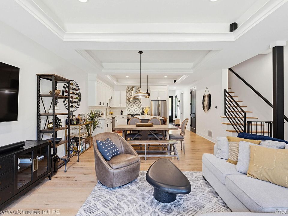 710 E Parent Ave, photo 18