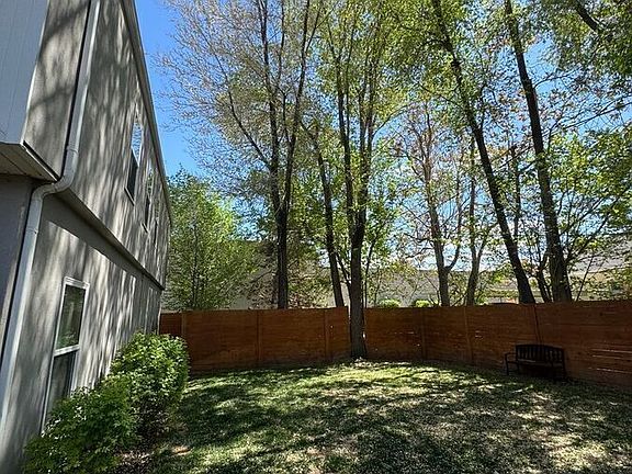 3rd image of 447 N Beaumont Ct