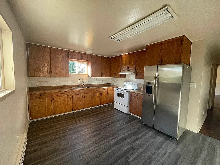 595 Keller Ave — Photo 4