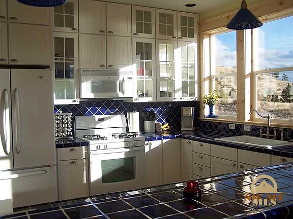 3rd image of 8110 Moonlight Ln