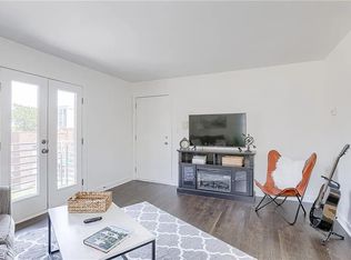 4528 Broadway APT 3N, Kansas City, MO 64111
