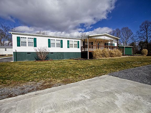 Front view of house 