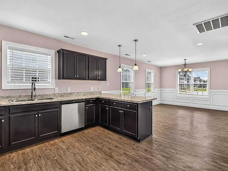 221 Robert Alan Dr — Photo 12