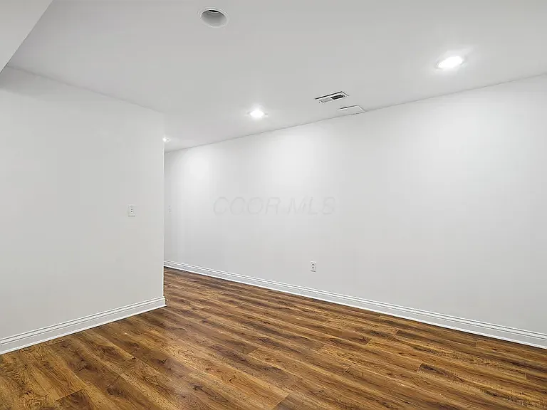 140 Andiron Dr — Photo 28