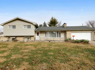 1210 Foothill Dr, Champaign, IL 61821