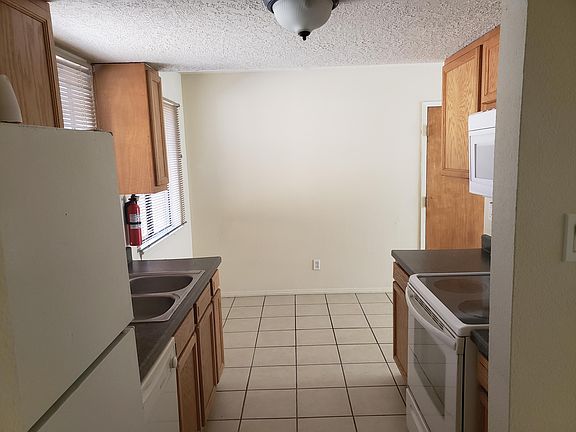 5th image of 1005 Dickerson Dr SE