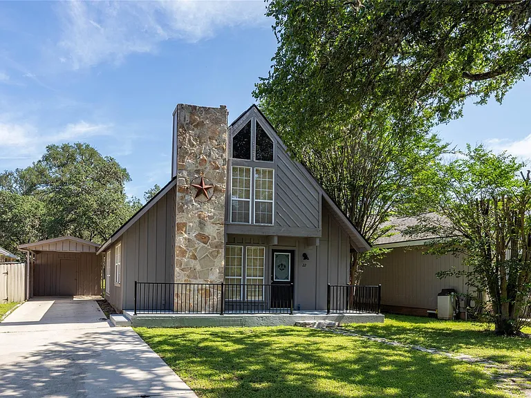 22 Stonehouse Cir — Photo 2