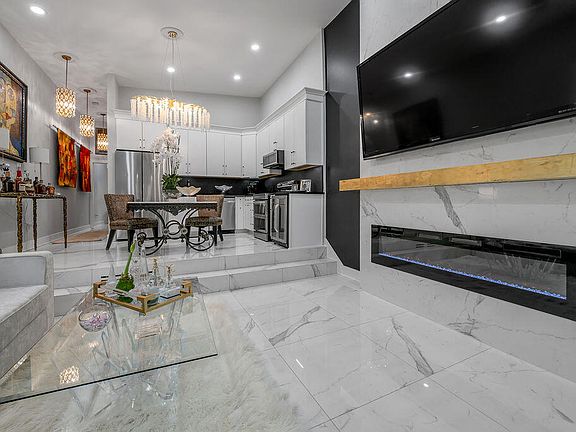 4th image of 514 W Short St #103