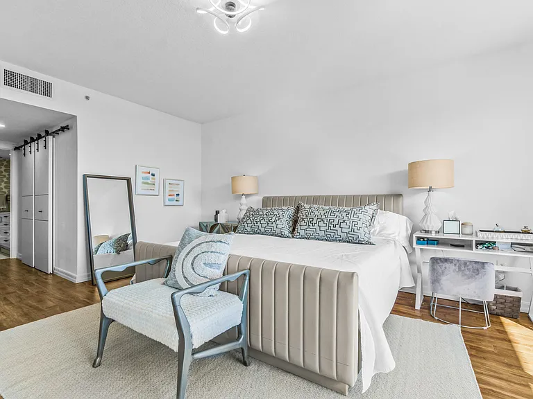 550 Okeechobee Blvd #422 — Photo 12