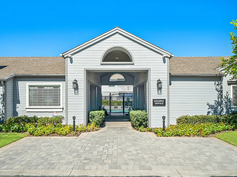 Hampton Pointe — Photo 54