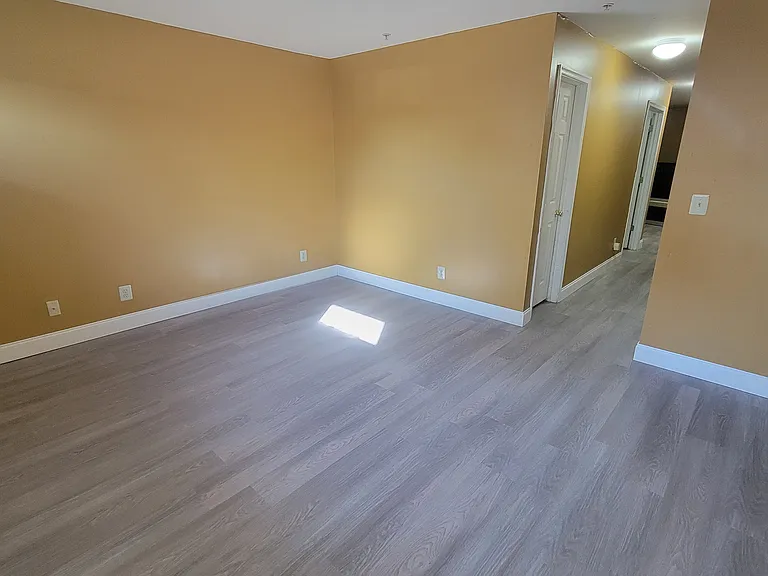 3003 W 11th St — Photo 32