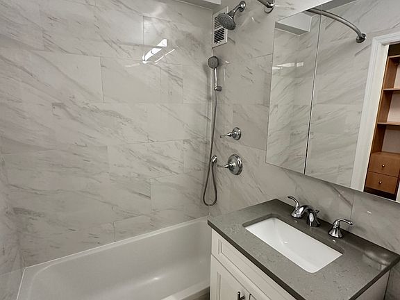 5th image of 305 E 86th St Unit 12AE