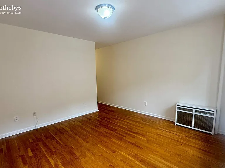 2708 Broadway #2 — Photo 2