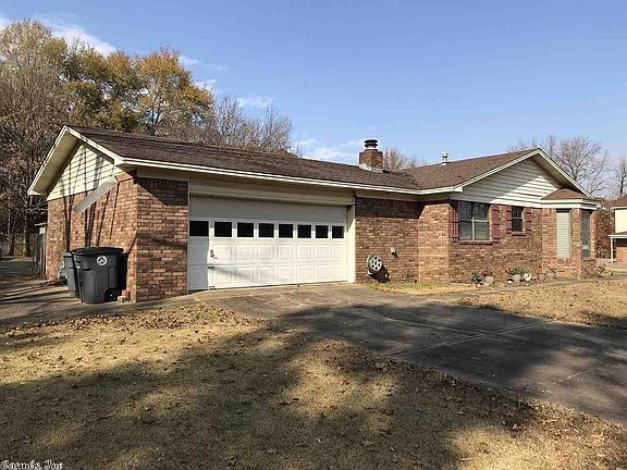 2nd image of 15 Stoneybrook Ln