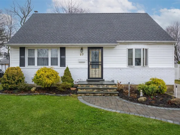 27 Rhodes Drive, New Hyde Park, NY 11040