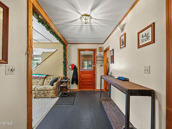 5th image of 55 Canedy Ln