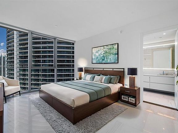 5th image of 300 Biscayne Boulevard Way #2807