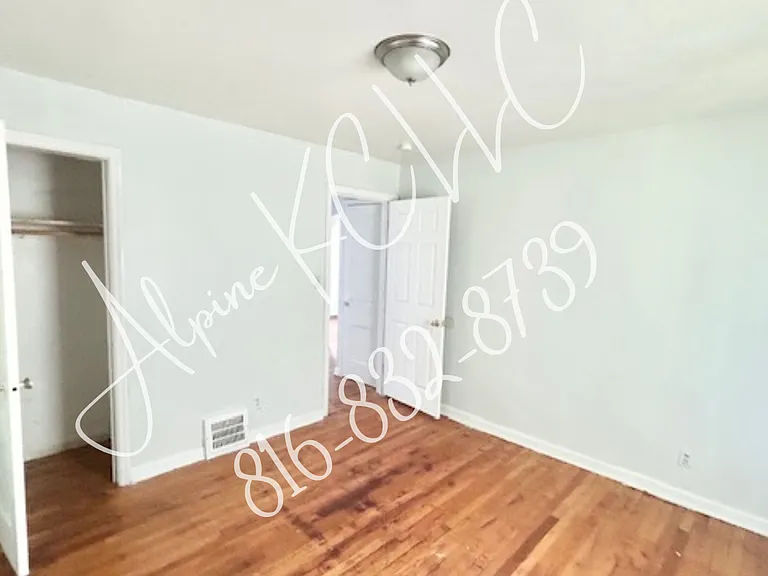 4447 Askew Ave — Photo 2