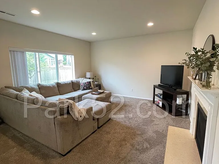 5816 Pennsylvania St SE — Photo 9