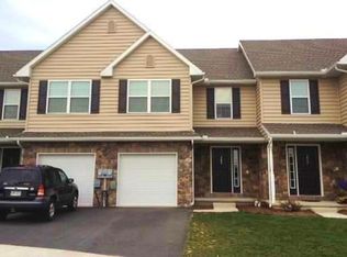 330 Mount Olive Ln, Ephrata, PA 17522