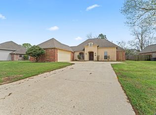 3055 Shadow Hill Dr, Baton Rouge, LA 70816