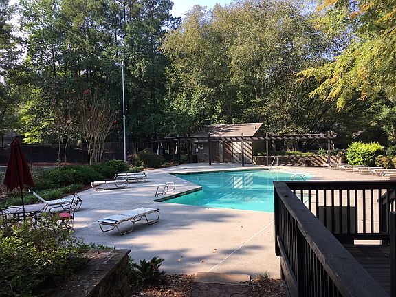 4th image of 1308 Cumberland Ct SE