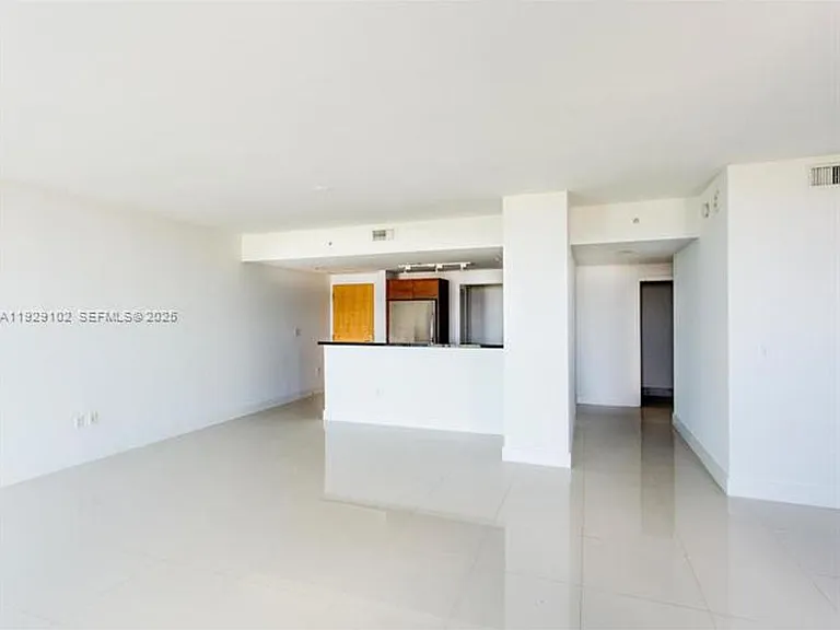 244 Biscayne Blvd #2402 — Photo 2