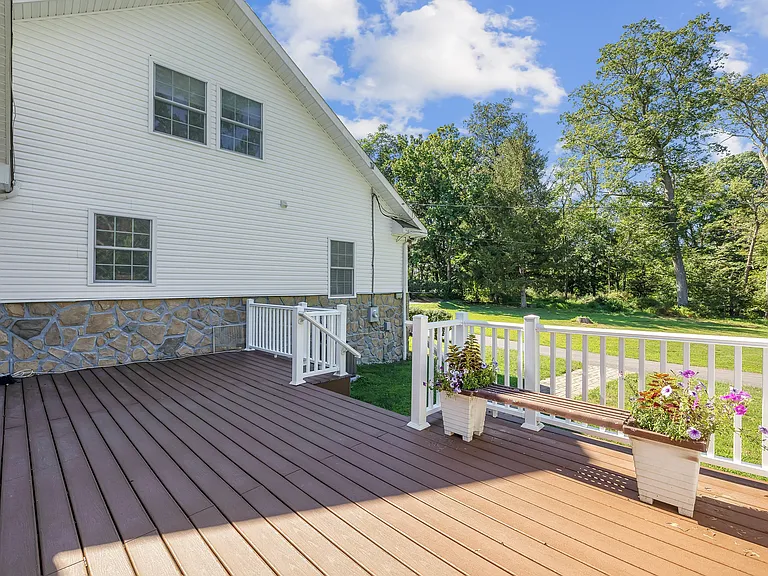 2 Spring Brook Ln — Photo 2