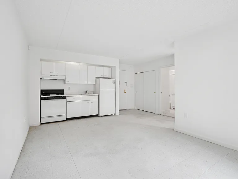 146 Beach 24 St #309 — Photo 3