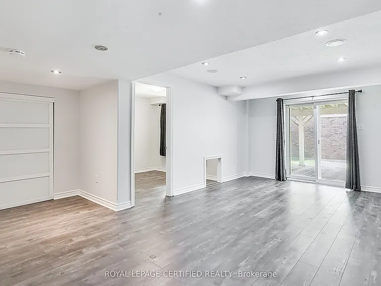 37 Wilkie Cres — Photo 24