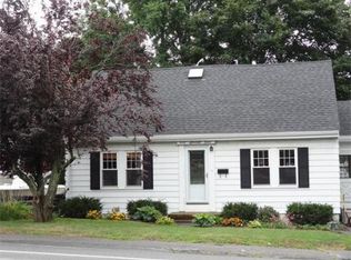 908 Riverside Dr, Methuen, MA 01844