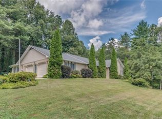 106 Dawn Valley Dr #15, Hendersonville, NC 28792