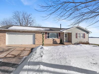 801 S Mississippi St, Blue Grass, IA, 52726