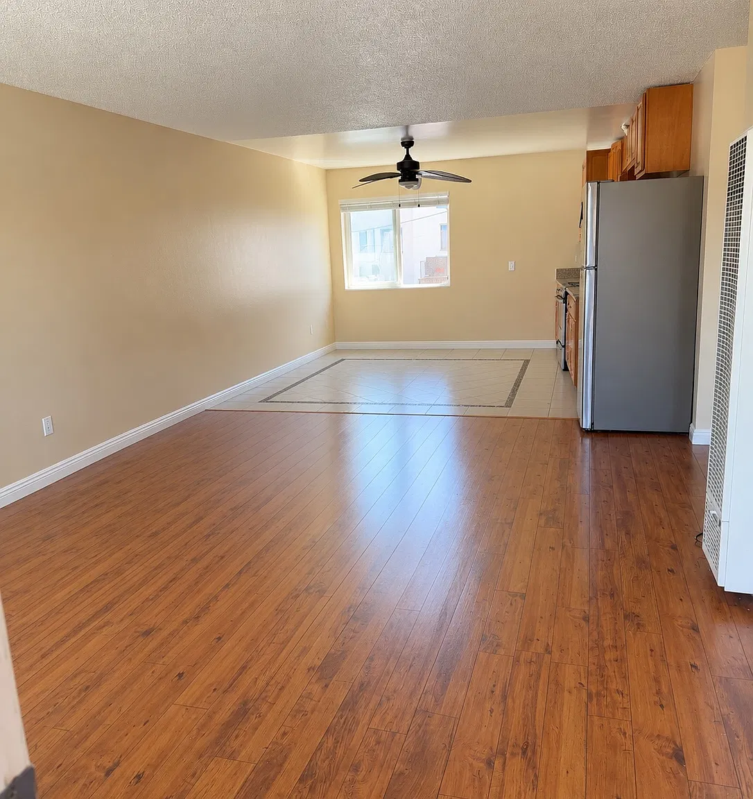 2 bed, 900 sqft, $1,950 — Photo 2