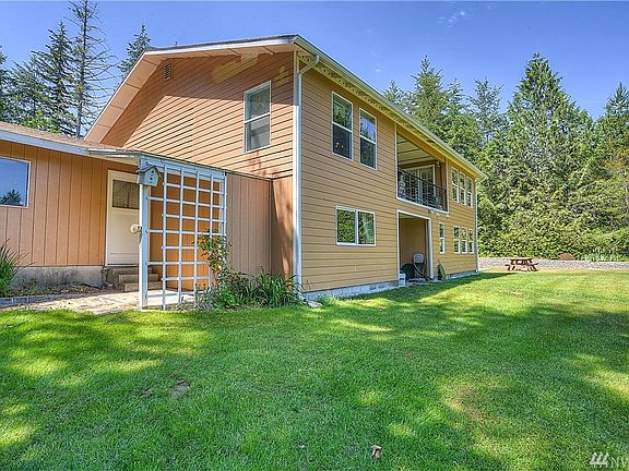 2nd image of 50 SE Wildwood Dr