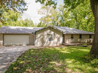 2404 S Lizzie Ln, Rocheport, MO 65279