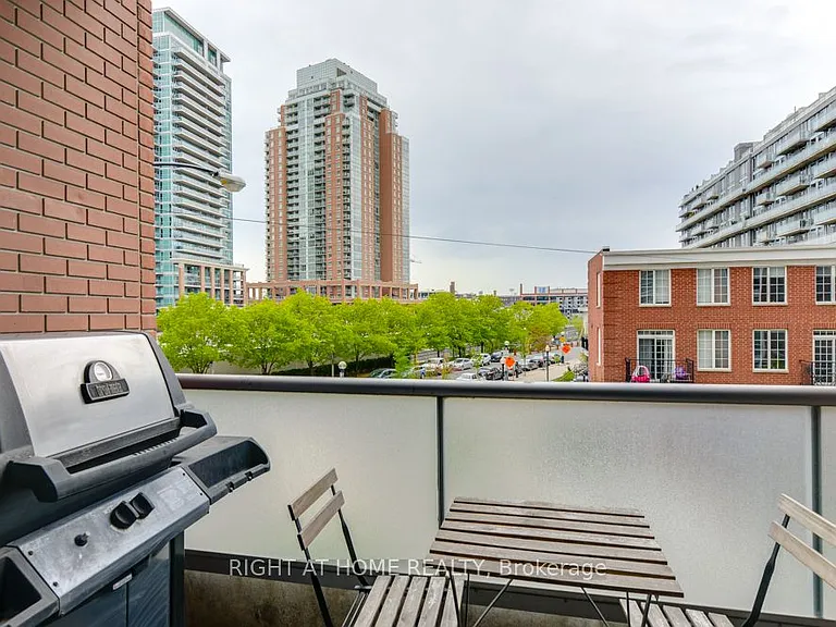 1 Shaw St #323 — Photo 17